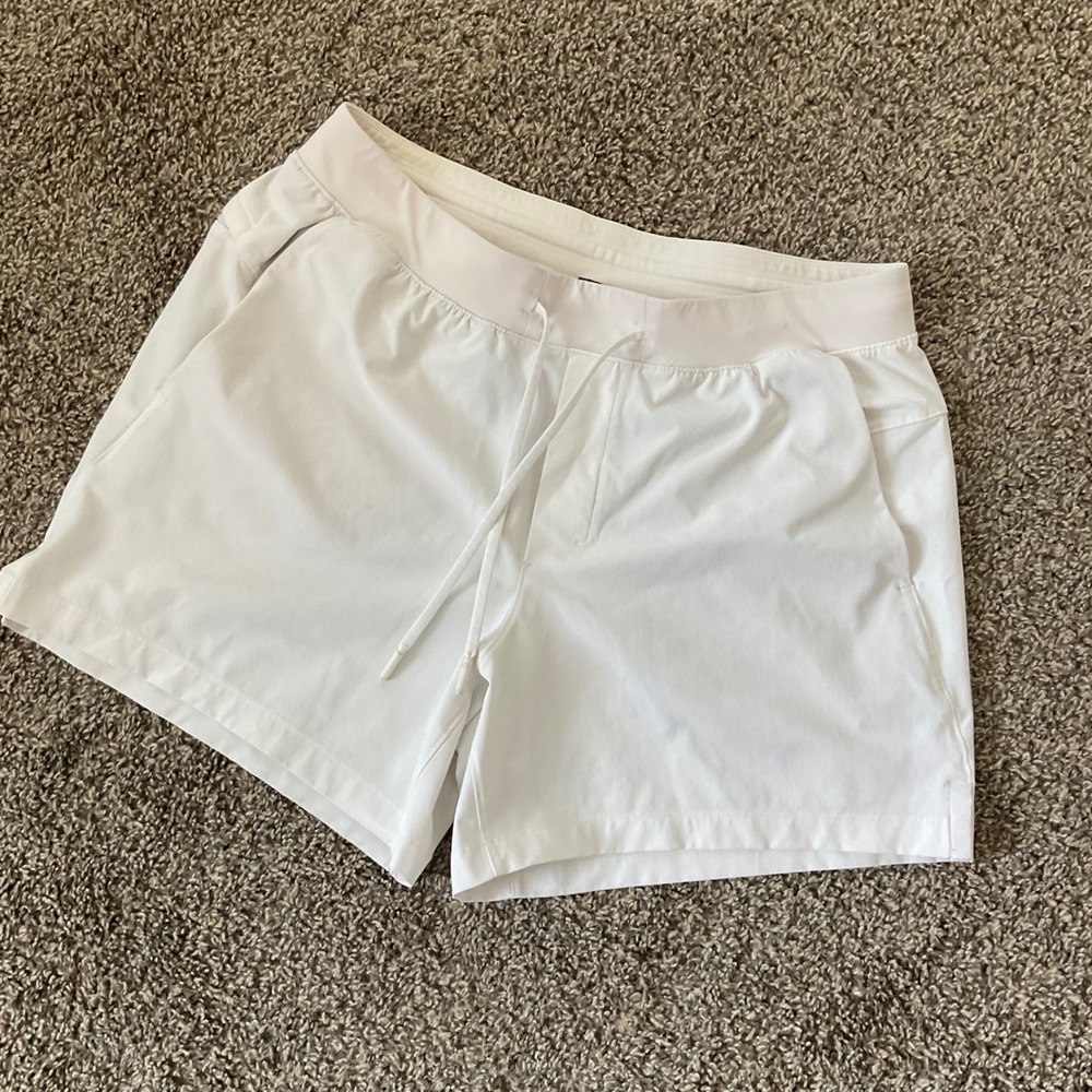 Lululemon Pace Breaker Short 5" White Mens Large Athletic Running Workout Golf